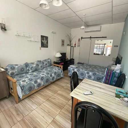 Ezeiza 1 Nuestro Lugar A 15 Minutos Del Aeropuerto Tranfer Opcional Desde Y Al Aeropuerto De Ezeiza Las 24 Horas Pet Friendly Eksteriør bilde