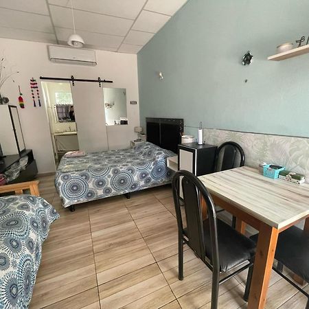Ezeiza 1 Nuestro Lugar A 15 Minutos Del Aeropuerto Tranfer Opcional Desde Y Al Aeropuerto De Ezeiza Las 24 Horas Pet Friendly Eksteriør bilde