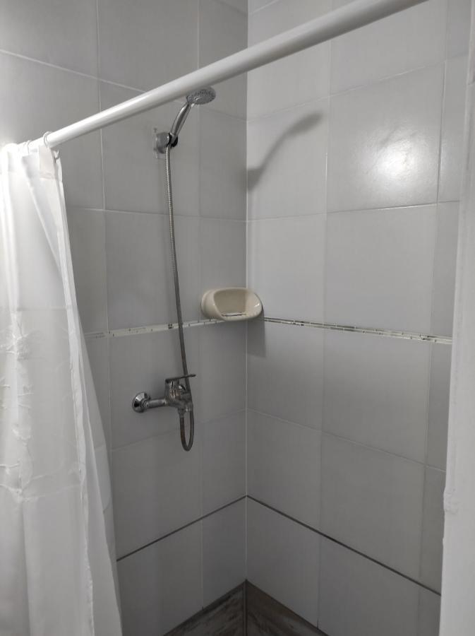 Ezeiza 1 Nuestro Lugar A 15 Minutos Del Aeropuerto Tranfer Opcional Desde Y Al Aeropuerto De Ezeiza Las 24 Horas Pet Friendly Eksteriør bilde