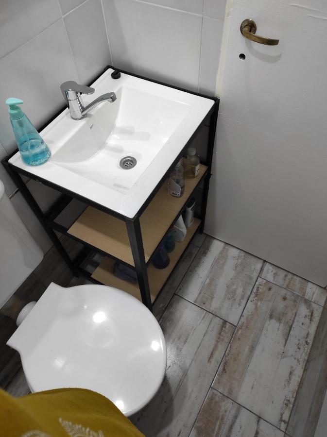 Ezeiza 1 Nuestro Lugar A 15 Minutos Del Aeropuerto Tranfer Opcional Desde Y Al Aeropuerto De Ezeiza Las 24 Horas Pet Friendly Eksteriør bilde