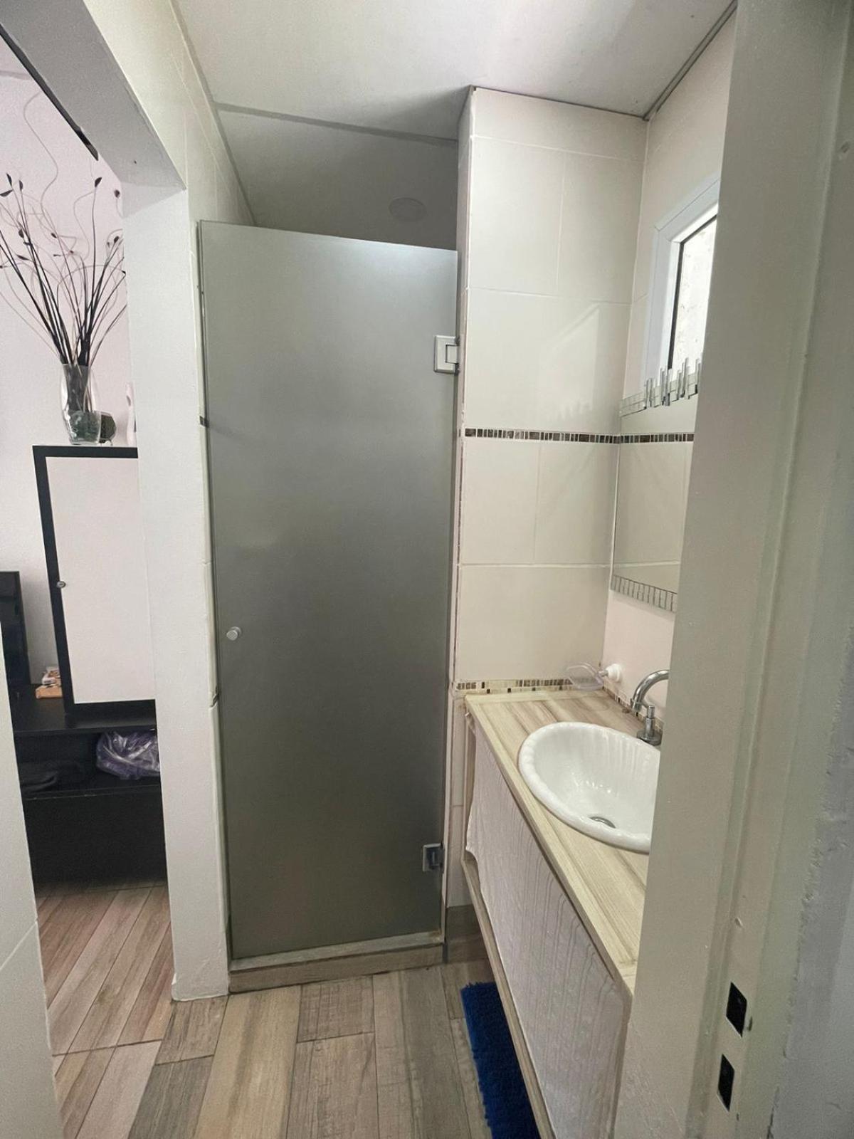 Ezeiza 1 Nuestro Lugar A 15 Minutos Del Aeropuerto Tranfer Opcional Desde Y Al Aeropuerto De Ezeiza Las 24 Horas Pet Friendly Eksteriør bilde