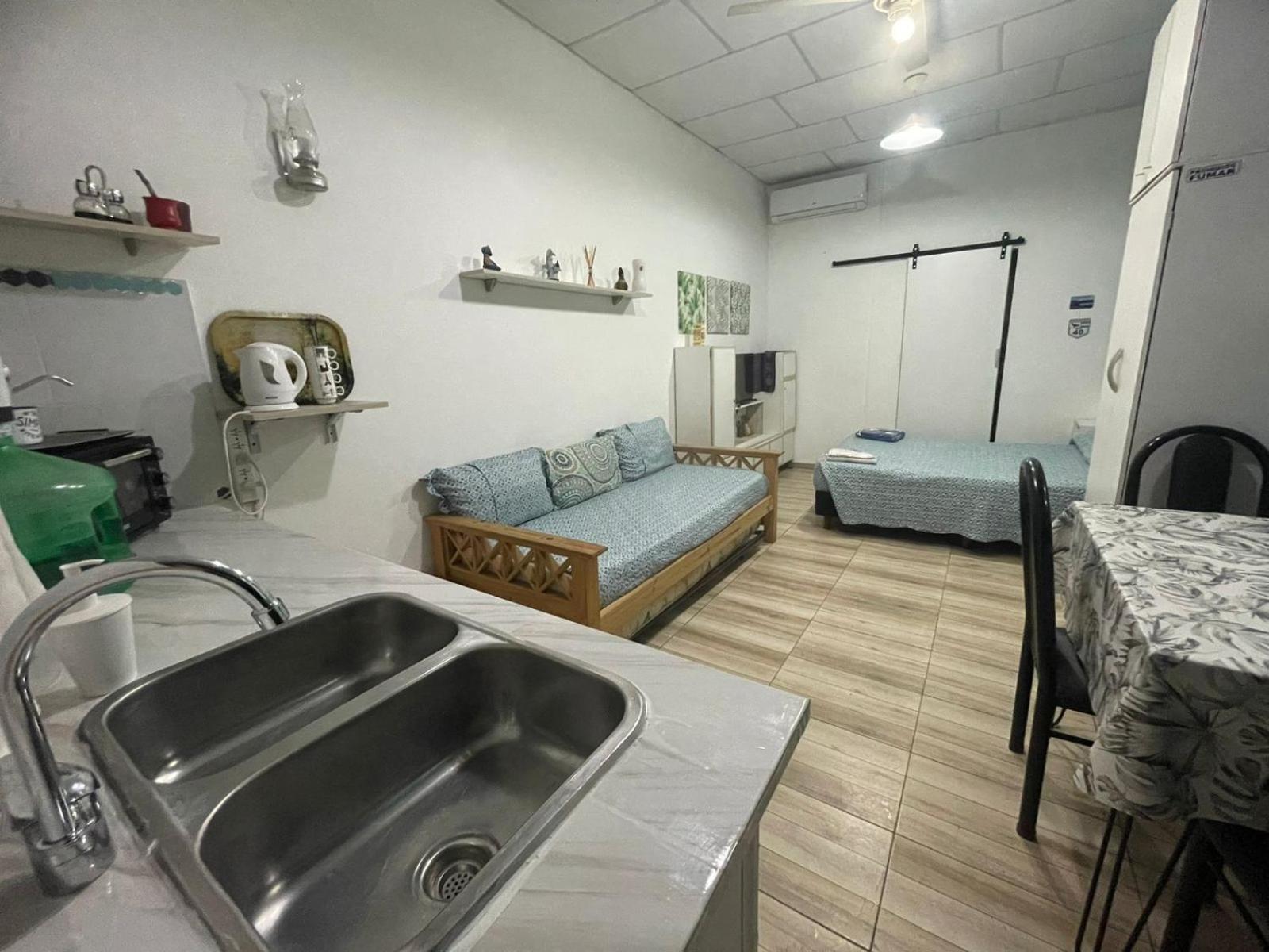 Ezeiza 1 Nuestro Lugar A 15 Minutos Del Aeropuerto Tranfer Opcional Desde Y Al Aeropuerto De Ezeiza Las 24 Horas Pet Friendly Eksteriør bilde